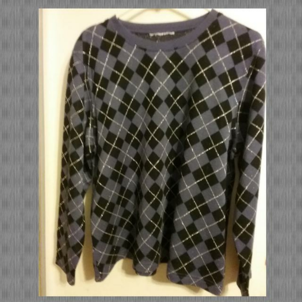Awesome Looking Long  Sleeve Sweater